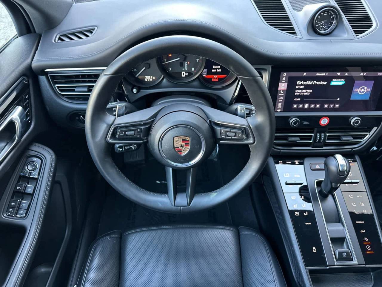 2025 Porsche Macan AWD