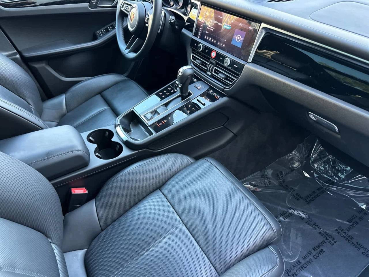 2025 Porsche Macan AWD