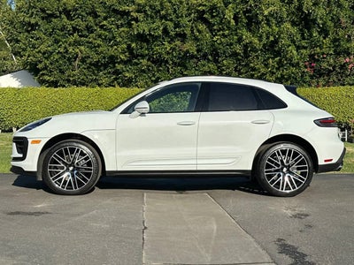 2025 Porsche Macan AWD