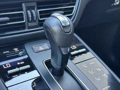 2025 Porsche Macan AWD