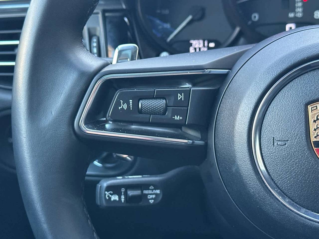 2025 Porsche Macan AWD