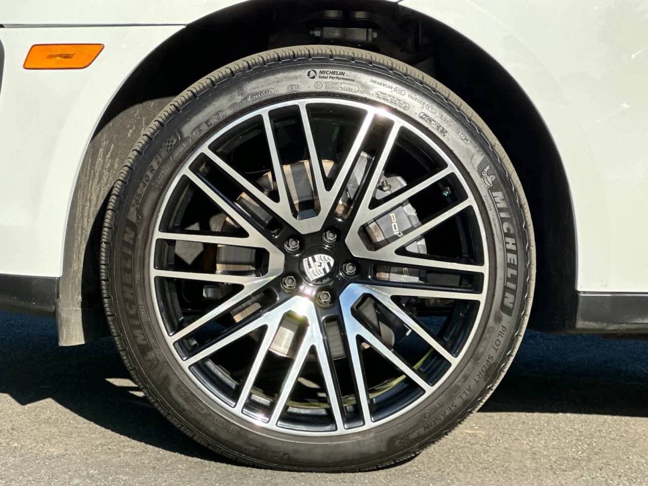 2025 Porsche Macan AWD