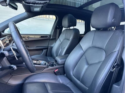 2025 Porsche Macan AWD