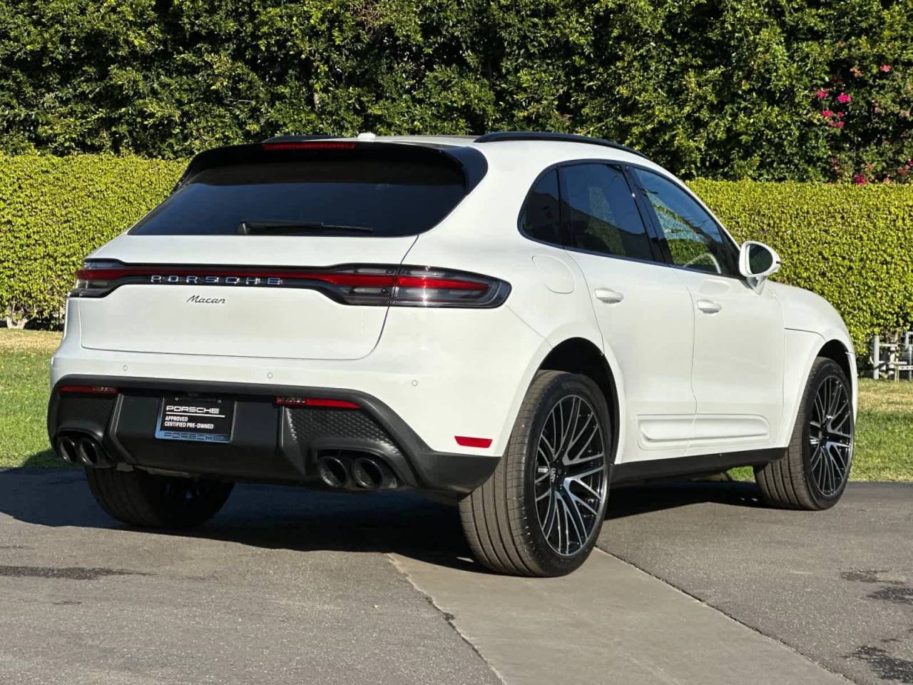 2025 Porsche Macan AWD