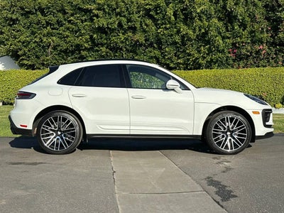2025 Porsche Macan AWD