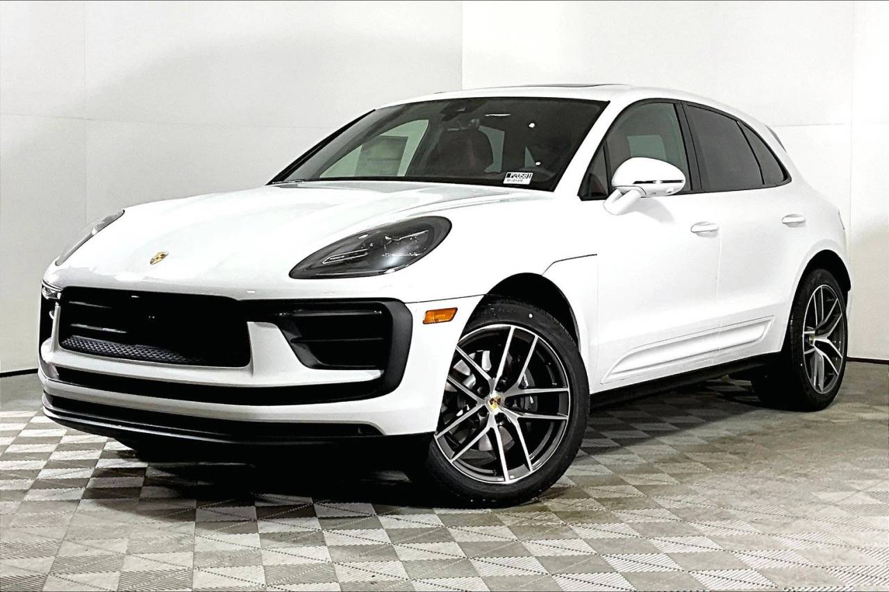 2025 Porsche Macan Base