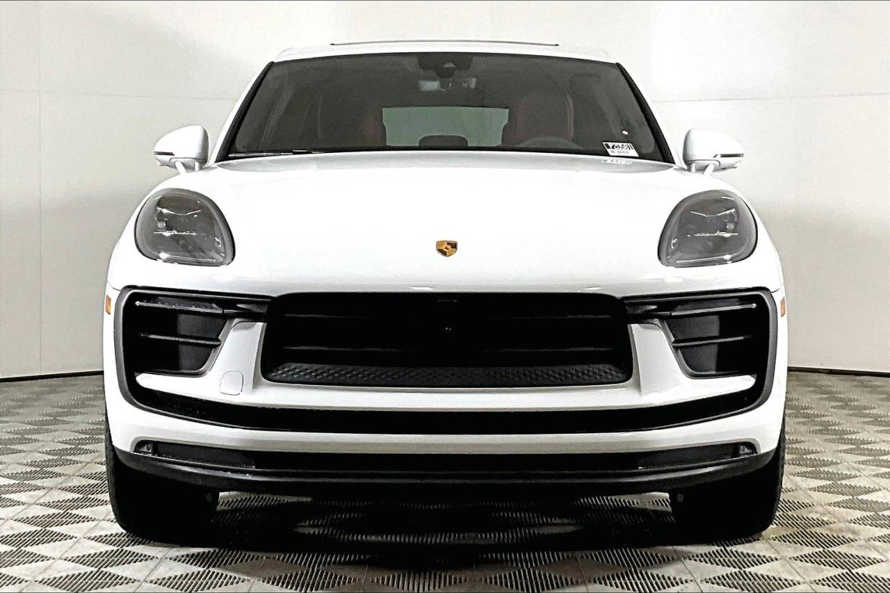 2025 Porsche Macan Base