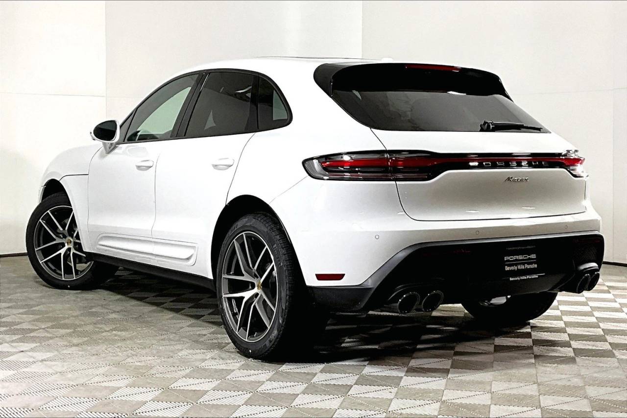 2025 Porsche Macan Base