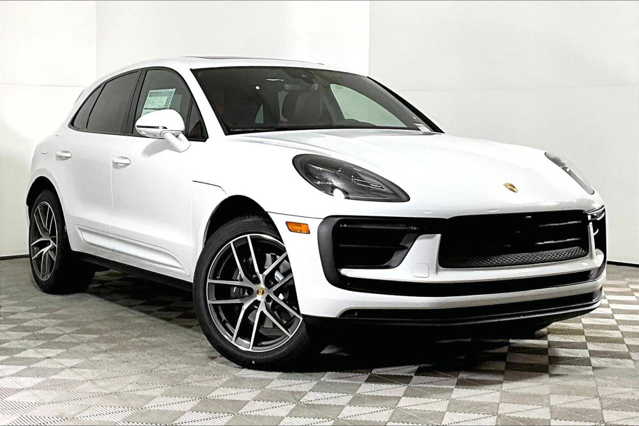 2025 Porsche Macan Base