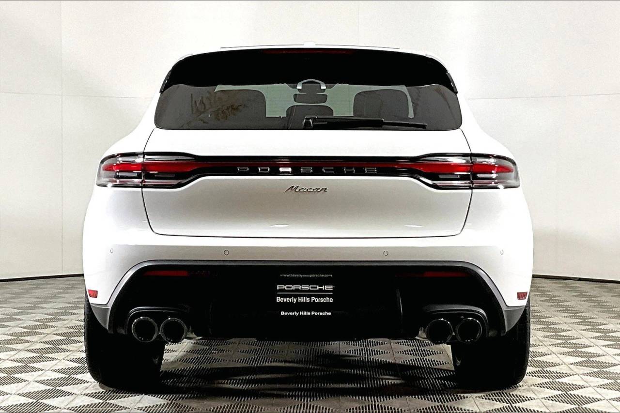 2025 Porsche Macan Base