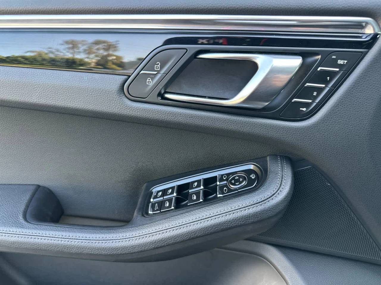 2025 Porsche Macan AWD