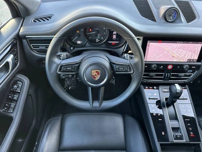 2025 Porsche Macan AWD