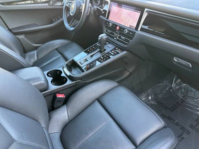 2025 Porsche Macan AWD