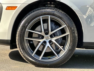 2025 Porsche Macan AWD