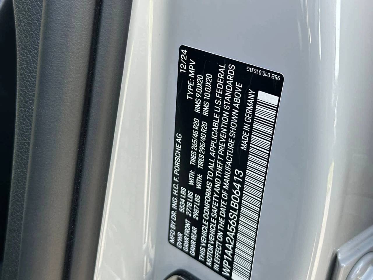 2025 Porsche Macan AWD