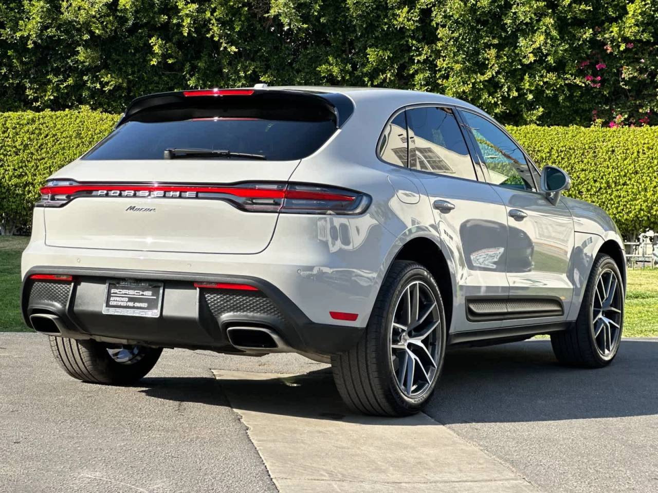 2025 Porsche Macan AWD