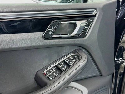 2025 Porsche Macan T