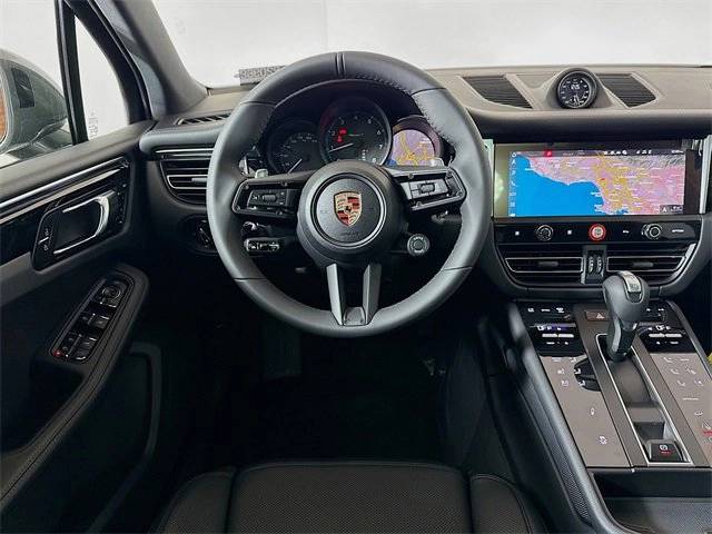 2025 Porsche Macan T