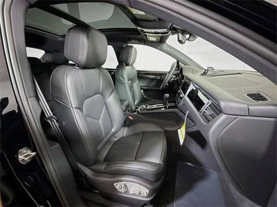 2025 Porsche Macan T