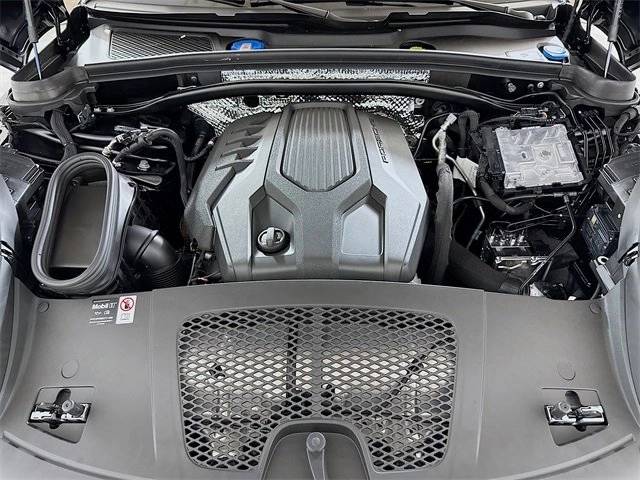 2025 Porsche Macan T
