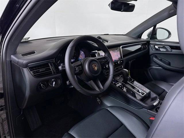2025 Porsche Macan T