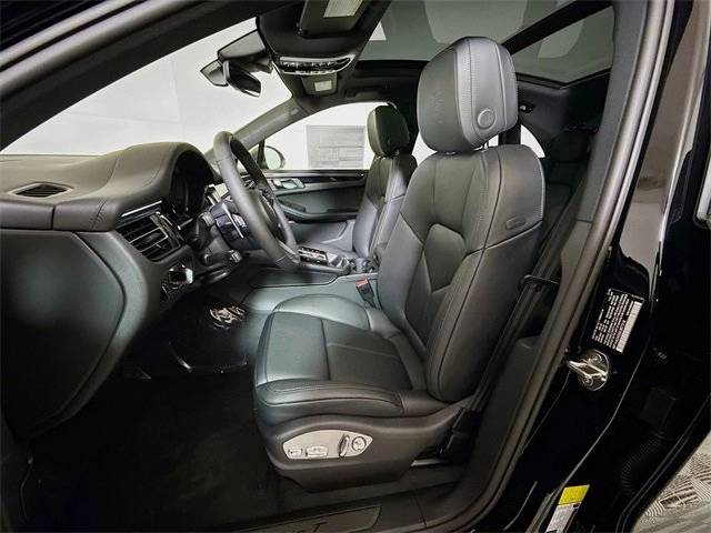 2025 Porsche Macan T