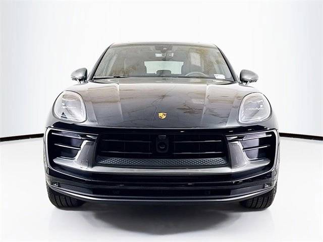 2025 Porsche Macan T