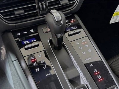 2025 Porsche Macan Base