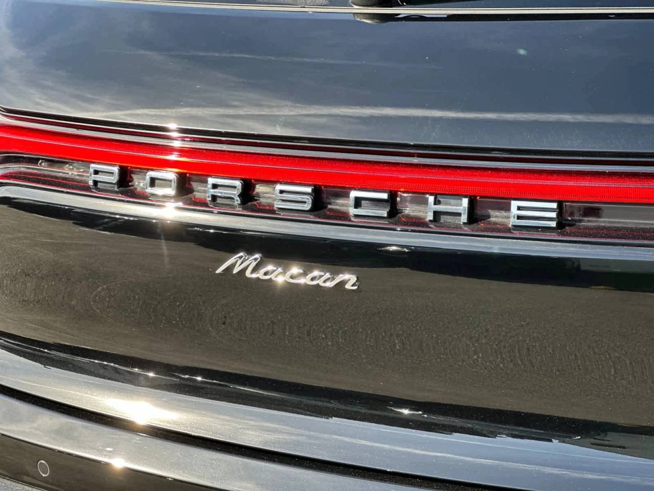 2025 Porsche Macan Base