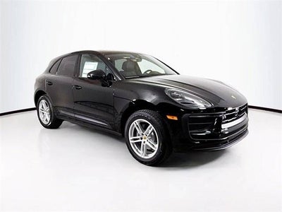 2025 Porsche Macan Base