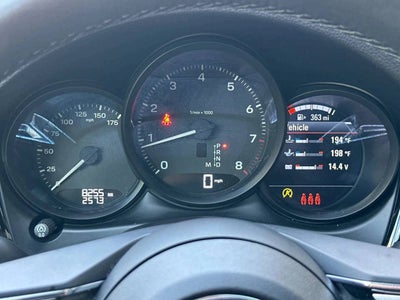 2025 Porsche Macan Base