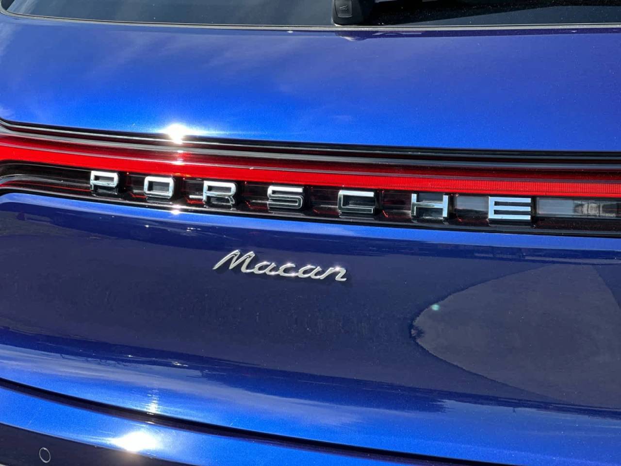 2025 Porsche Macan Base
