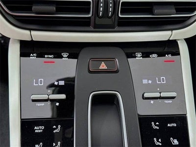 2025 Porsche Macan Base