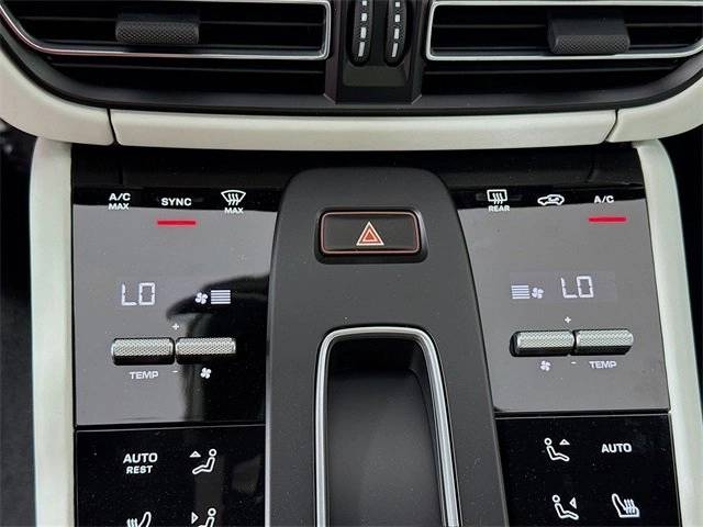 2025 Porsche Macan Base