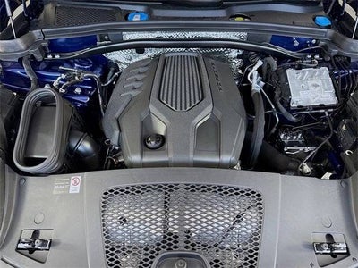 2025 Porsche Macan Base