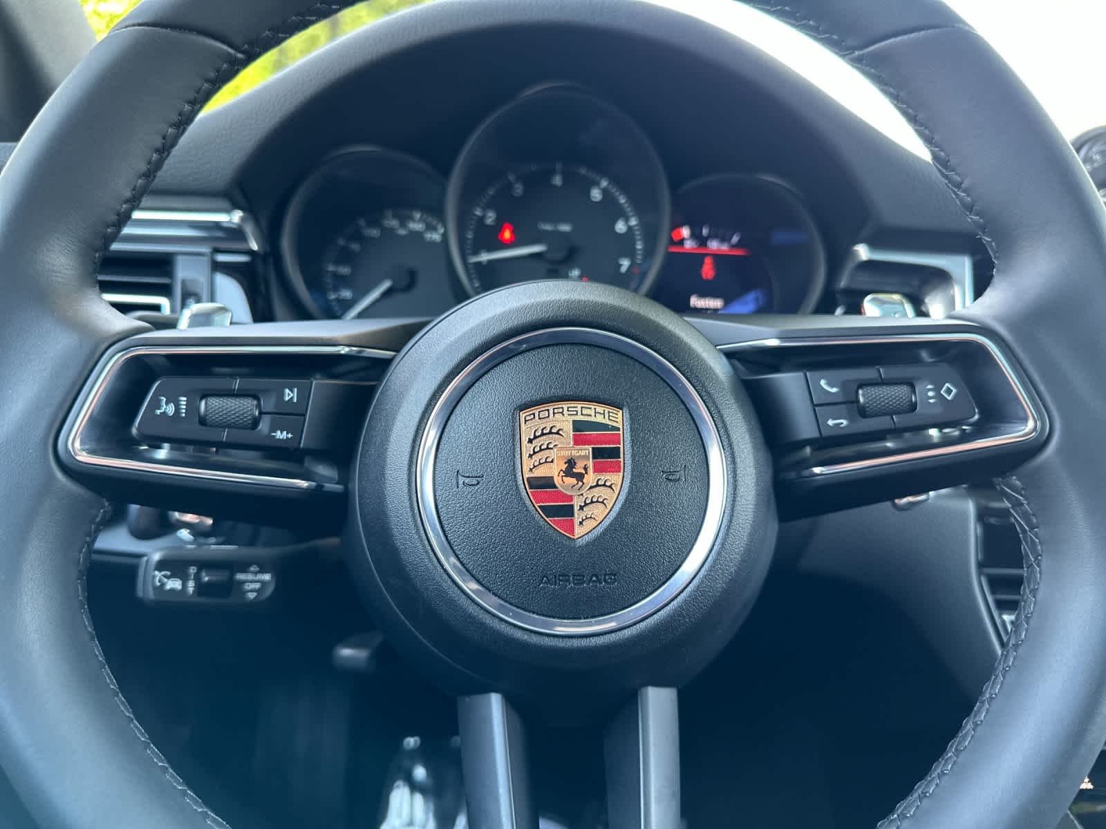 2025 Porsche Macan Base