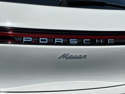 2025 Porsche Macan Base