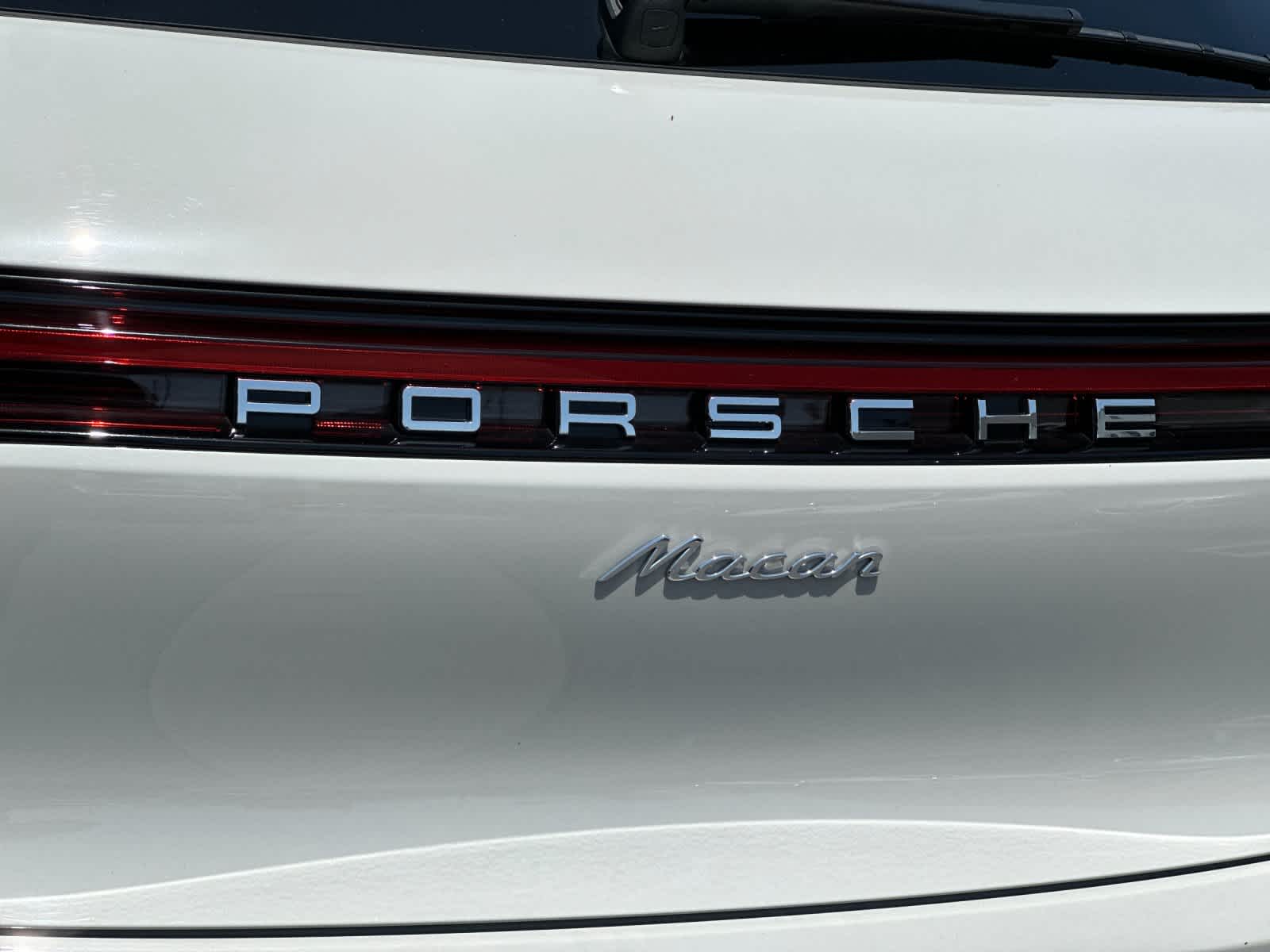 2025 Porsche Macan Base
