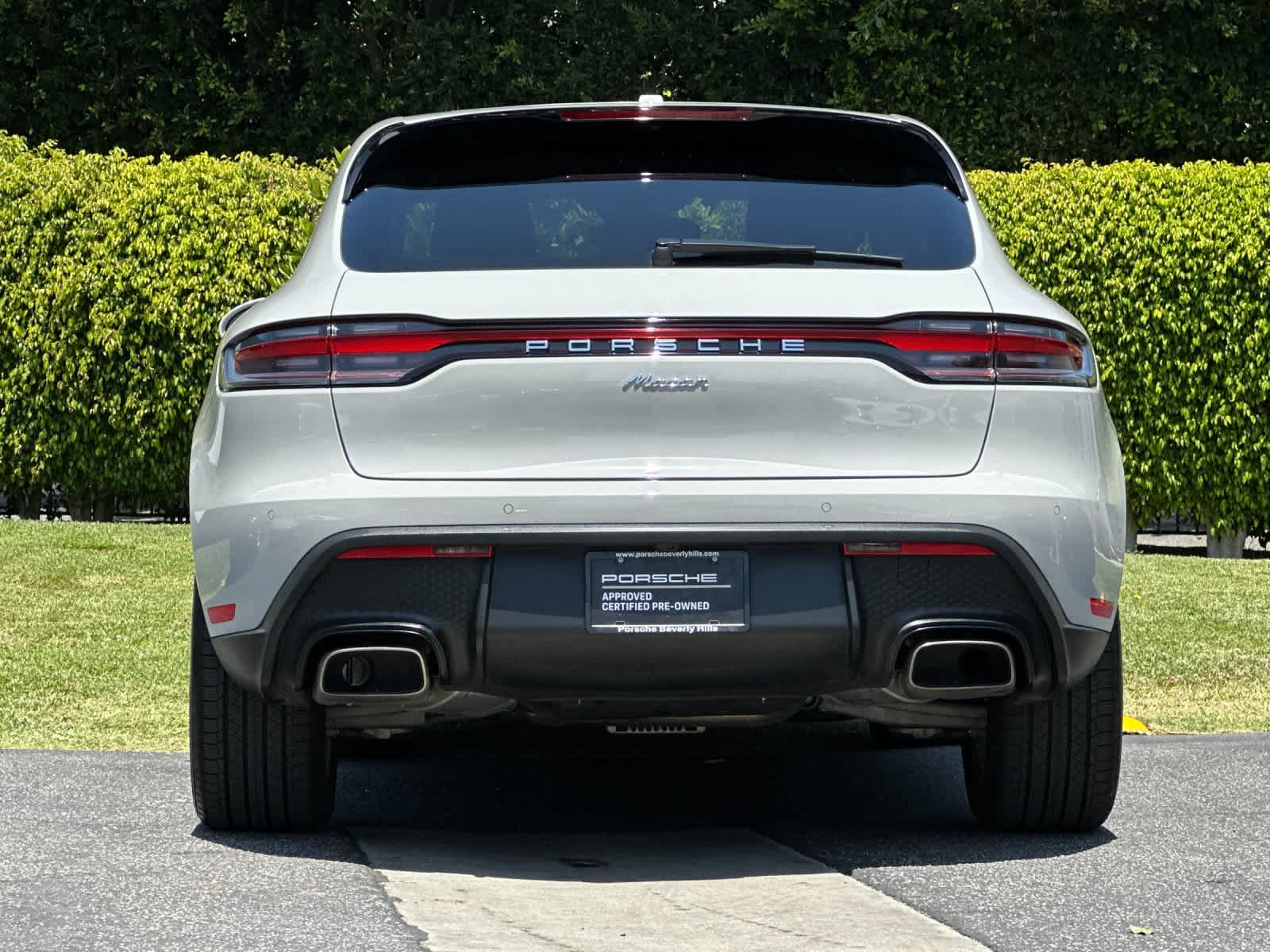 2025 Porsche Macan Base