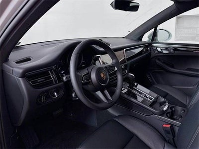 2025 Porsche Macan Base