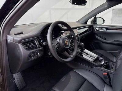 2026 Porsche Macan Macan