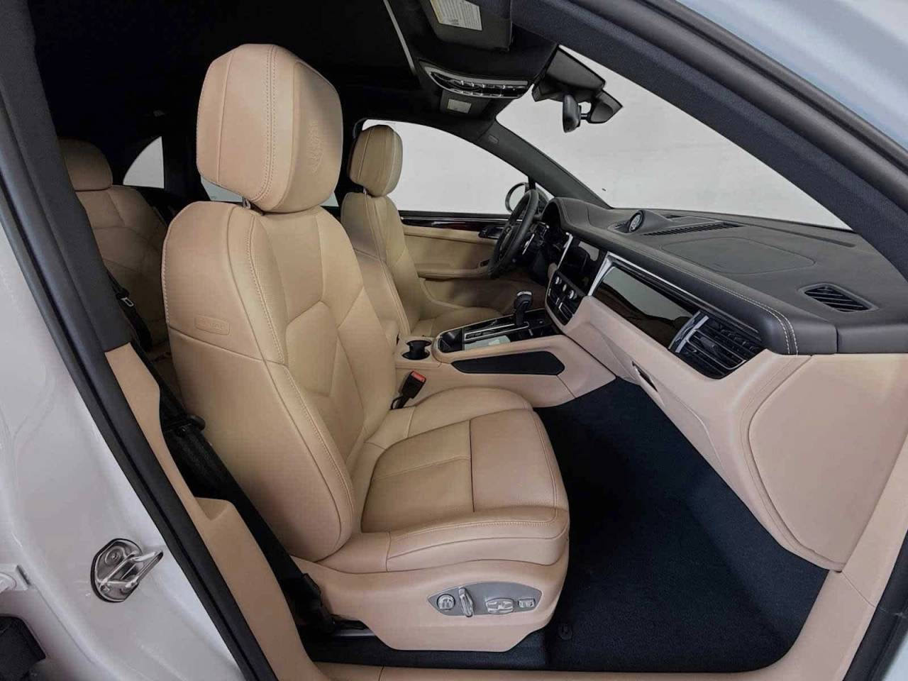 2026 Porsche Macan T