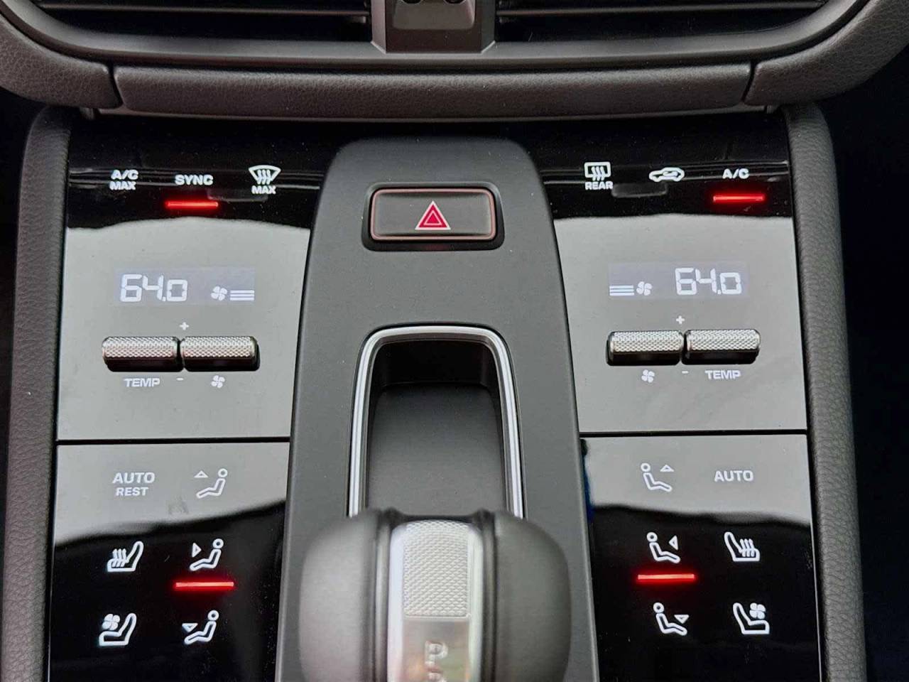 2026 Porsche Macan AWD