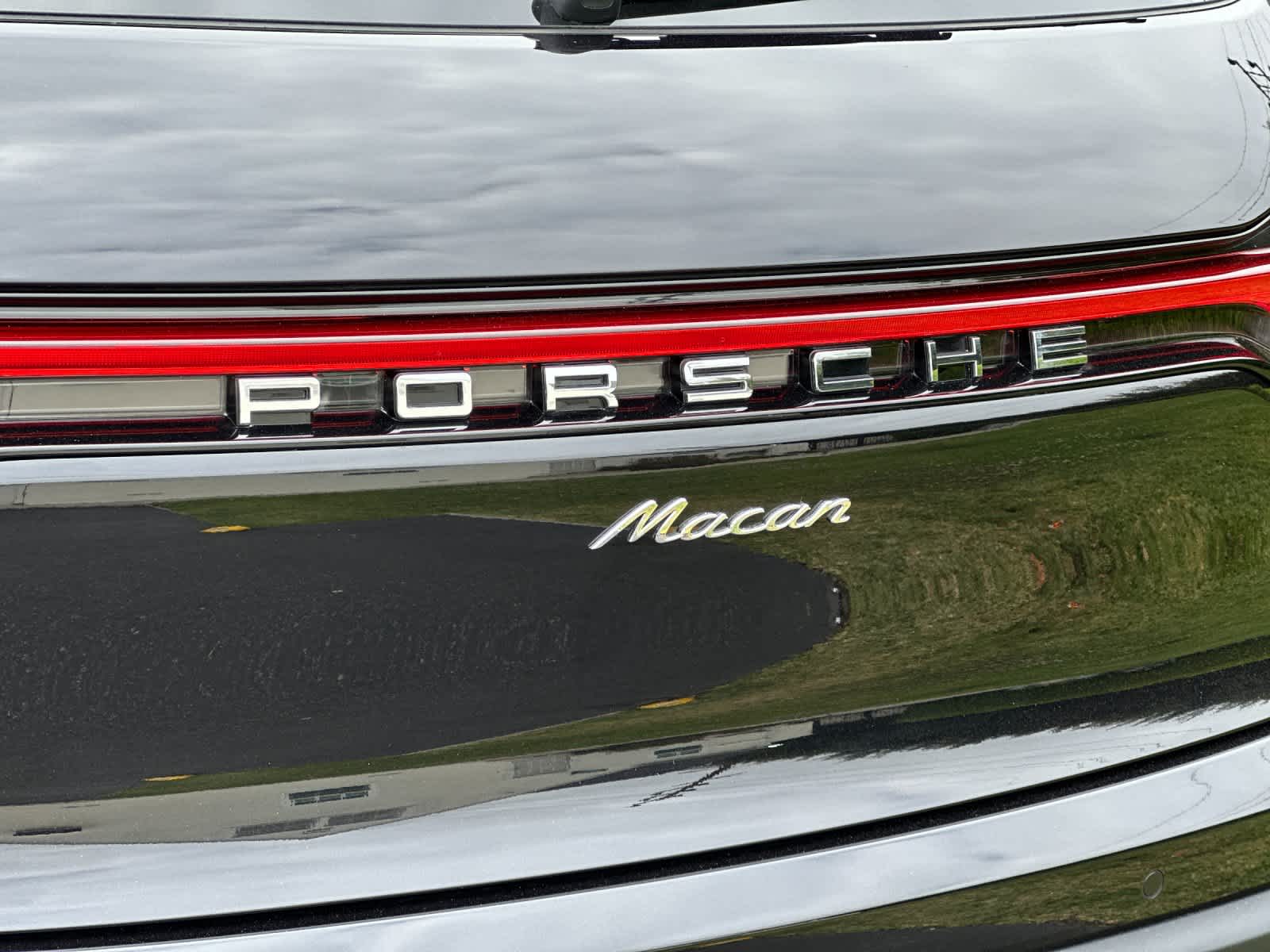 2026 Porsche Macan Base
