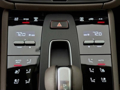 2026 Porsche Macan AWD