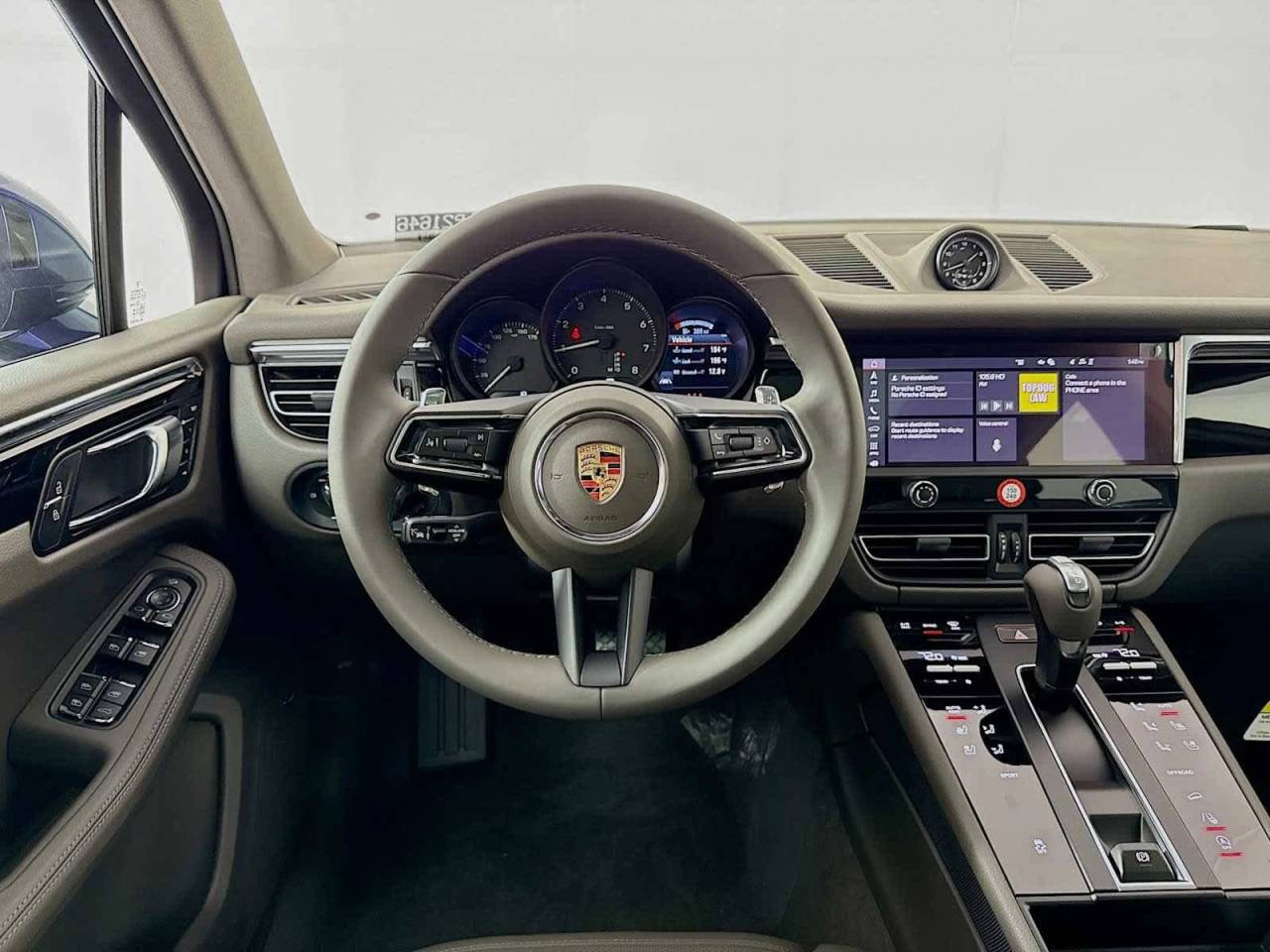 2026 Porsche Macan AWD