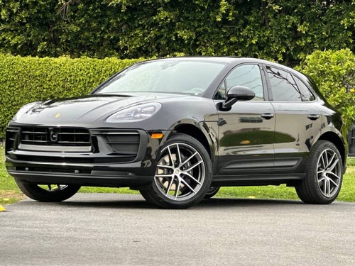 2026 Porsche Macan Base