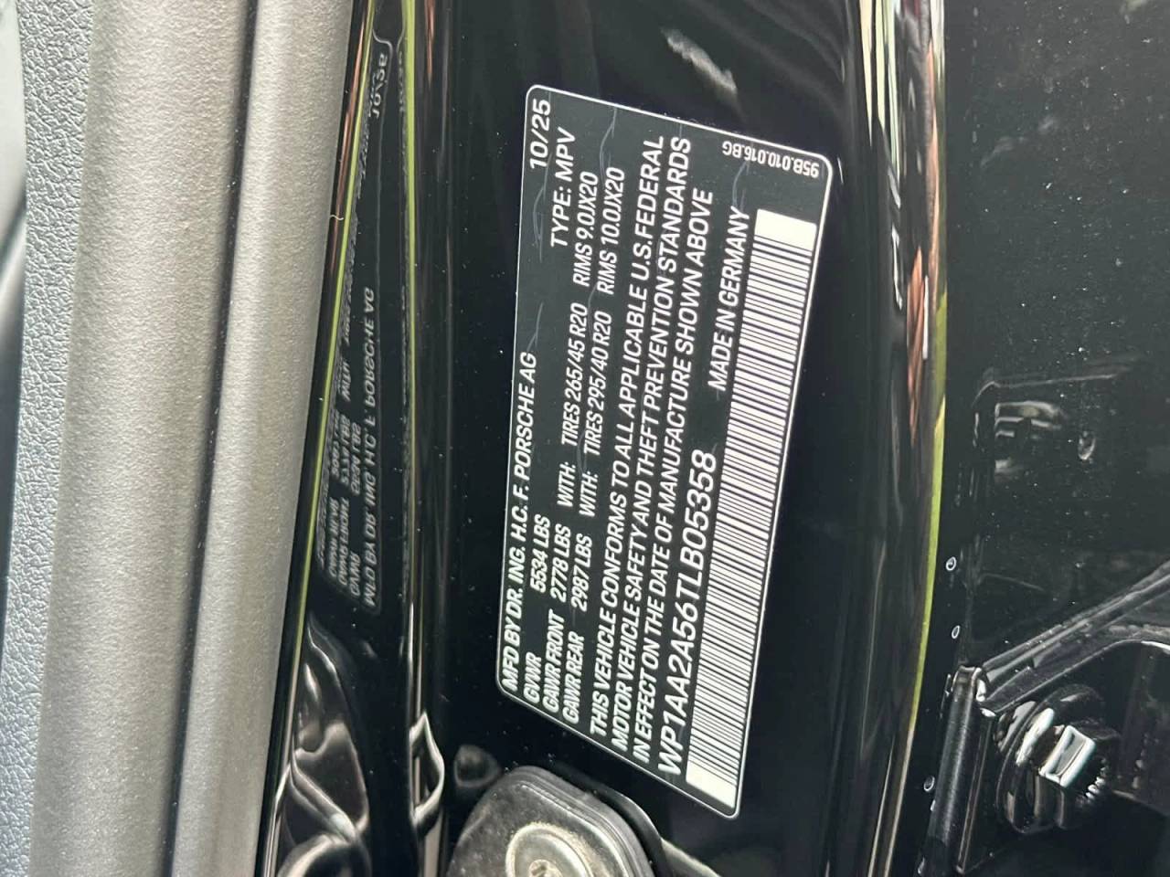 2026 Porsche Macan Base