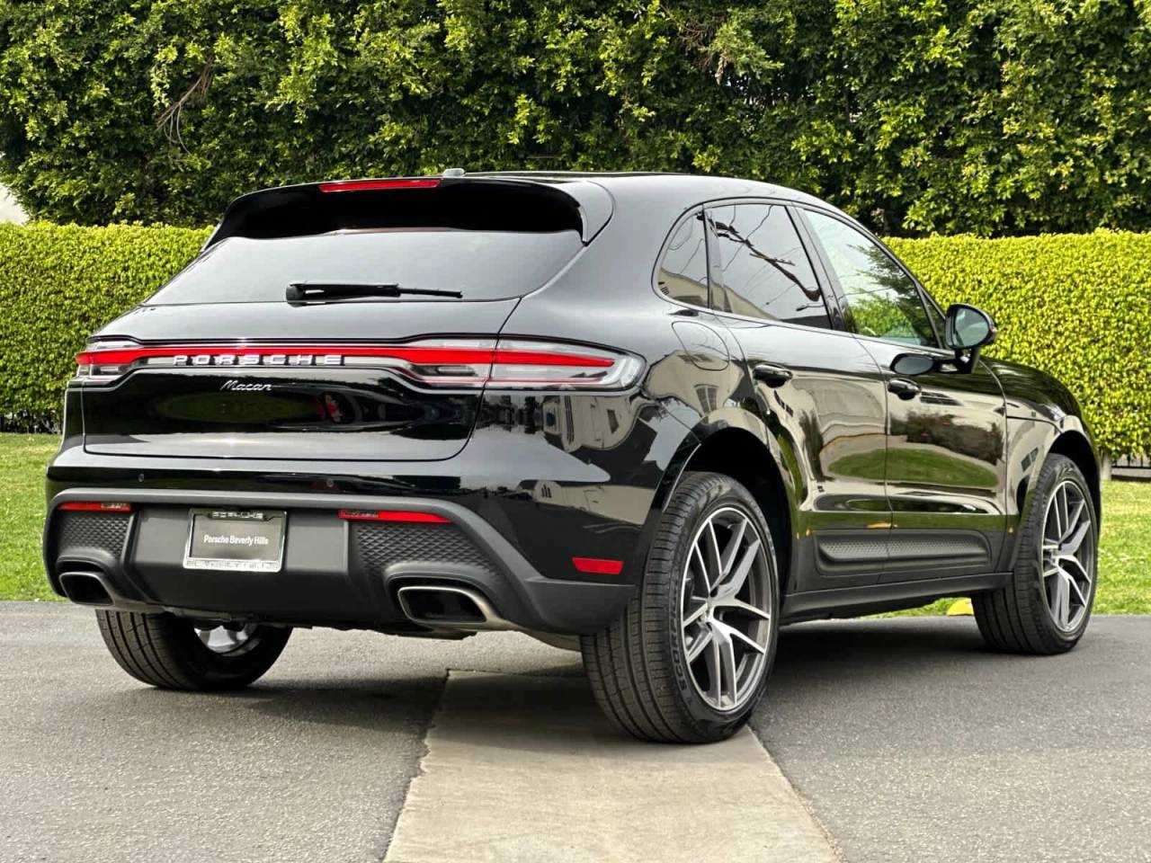 2026 Porsche Macan Base
