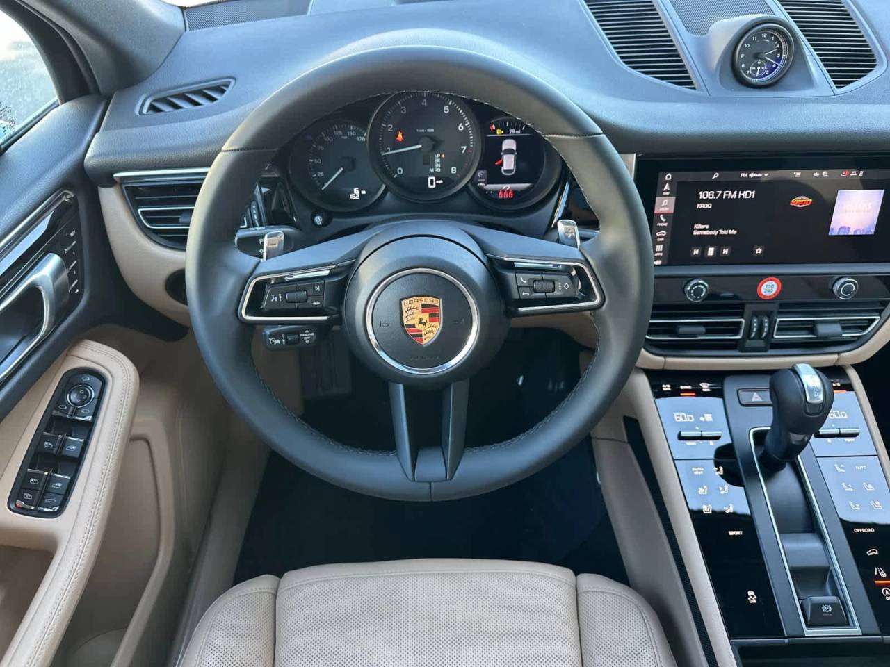 2026 Porsche Macan Base